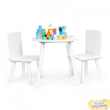 Baltas staliukas su kėdutėmis